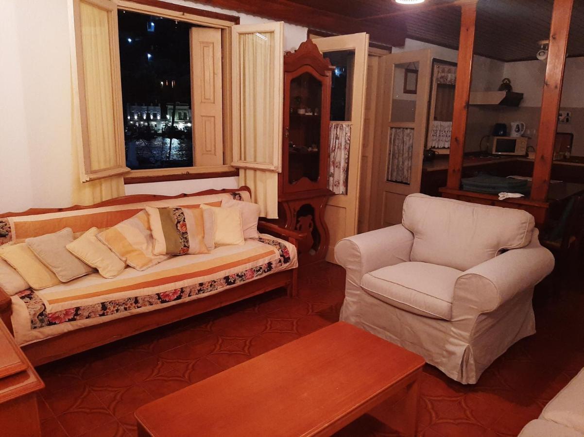Harbour View Apartment Sými Luaran gambar